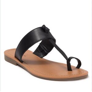 Indigo Road faux leather black strap toe sandal flip flop size 8 NEW!